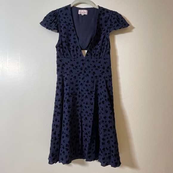 Aritzia Sunday Best Navy Floral V Neck Skater Dress - Picture 2 of 4